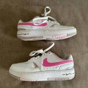 Nike White and Pink Sneakers Classic Low-Top Design